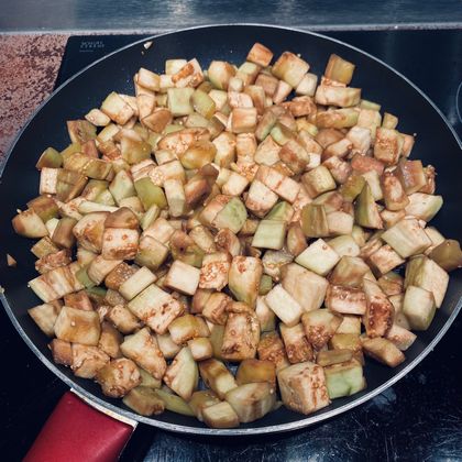 Aubergines dans la poêle
